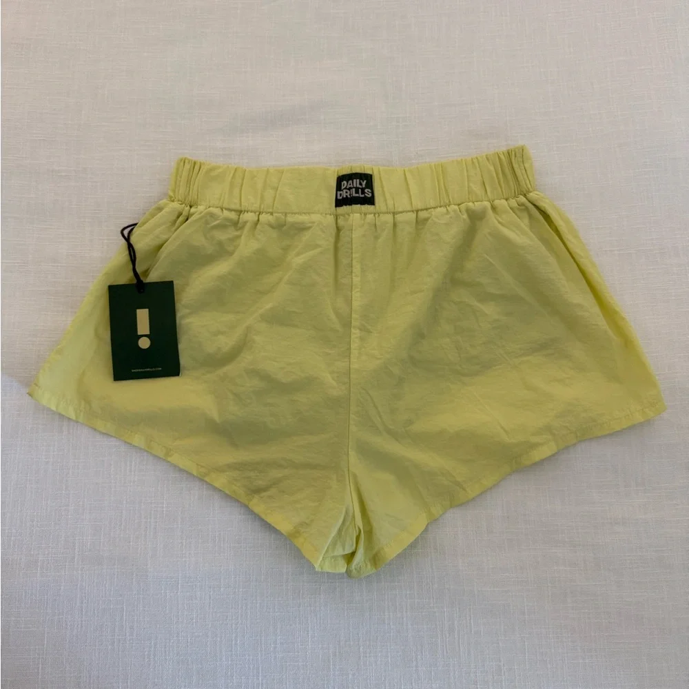 Daily Drills Lemonade Bounce Shorts - Picture 2 of 3